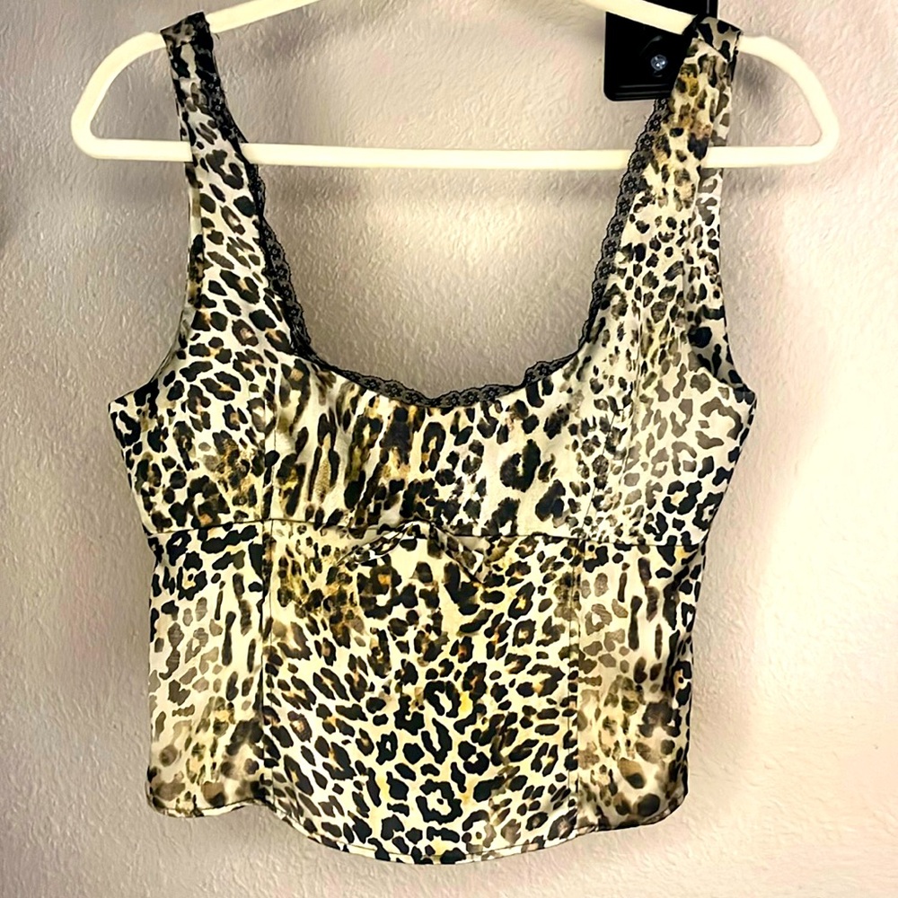 Women’s Medium Zara Cheetah Sleeveless Shirt